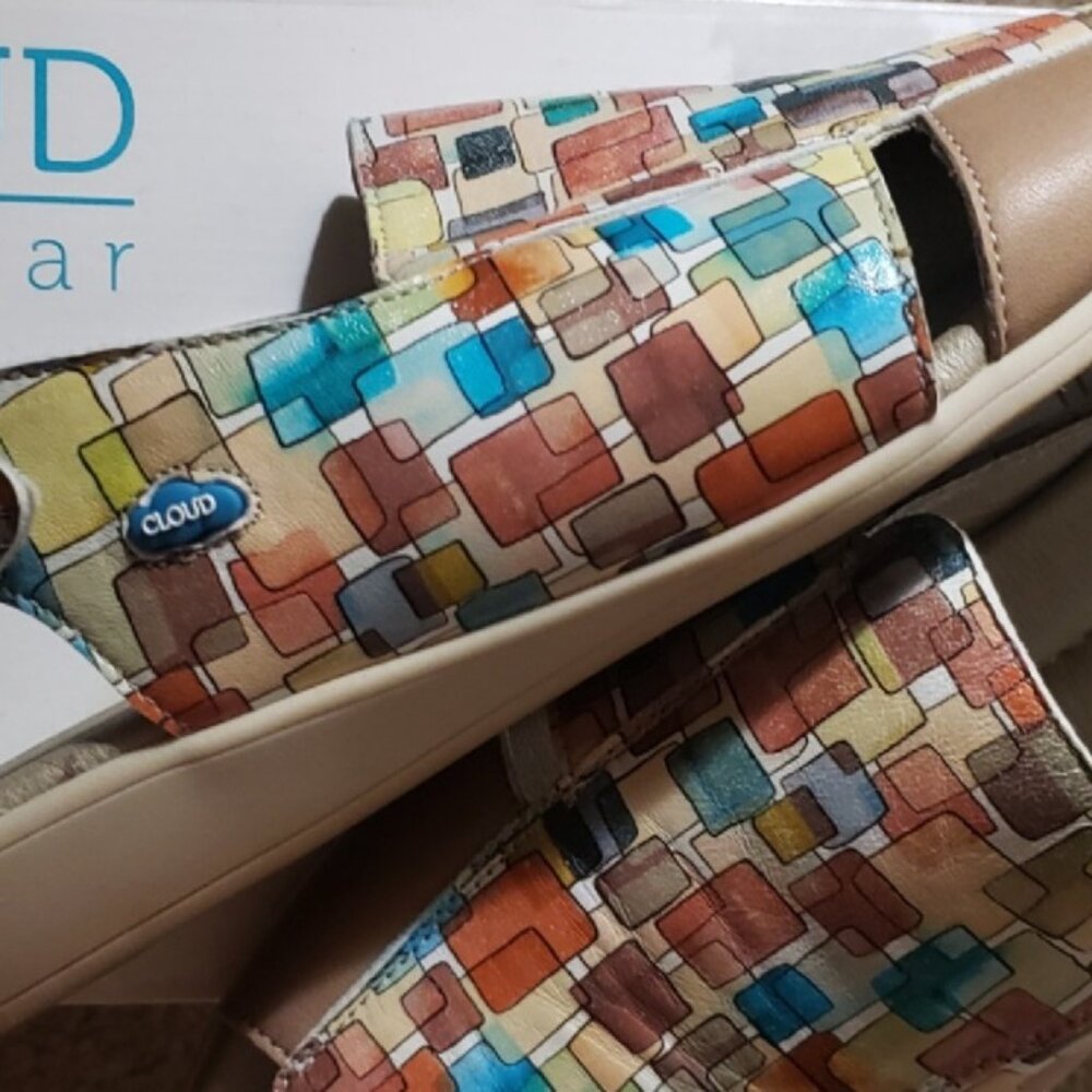 Cloud Open-Toed Shoes - NIB - Picture 4 of 13